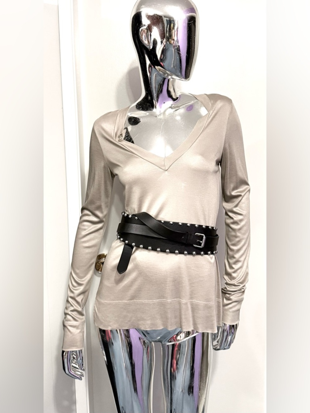 ☀️Spring Sale: Reiss - Taupe Long Sleeve Women's Silky Knit V-neck Top